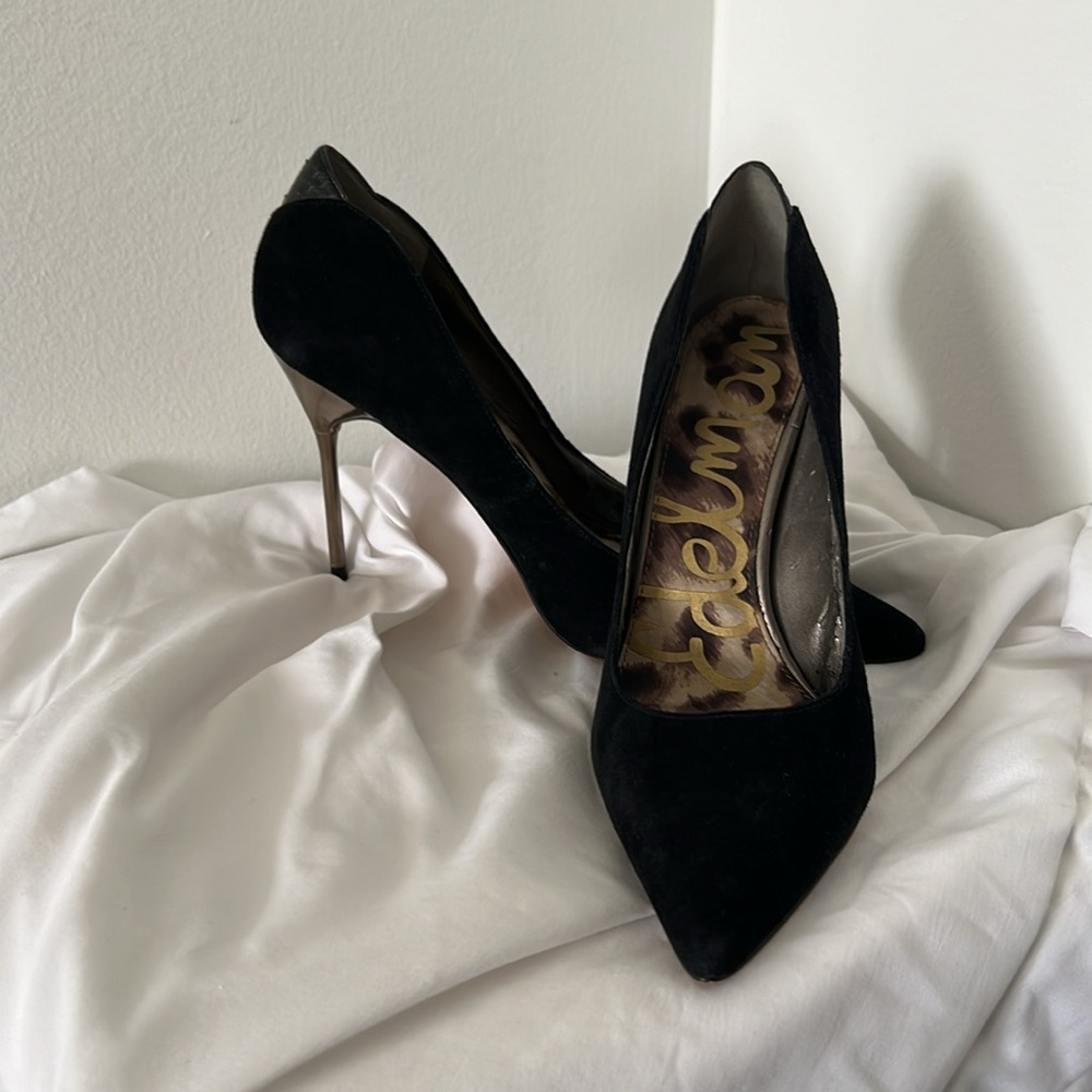 Sam Edelman Blk Suede Pump with Metal/Chrome Heel Accent, Womens 8.5M/Heel 4.25”
